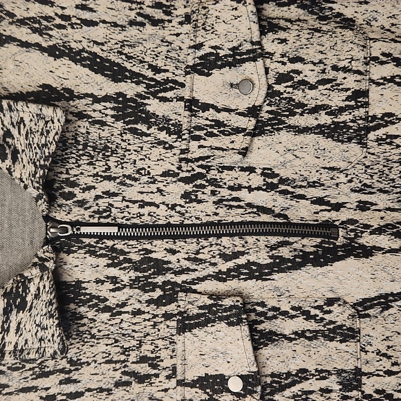 cable & gauge Studio Women's Snakeskin Print Long Sleeve Zip Front Top Size SP - Picture 5 of 11